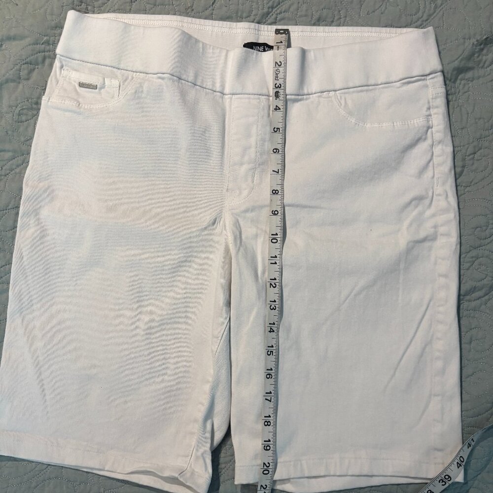 Large Nine West white dressy shorts